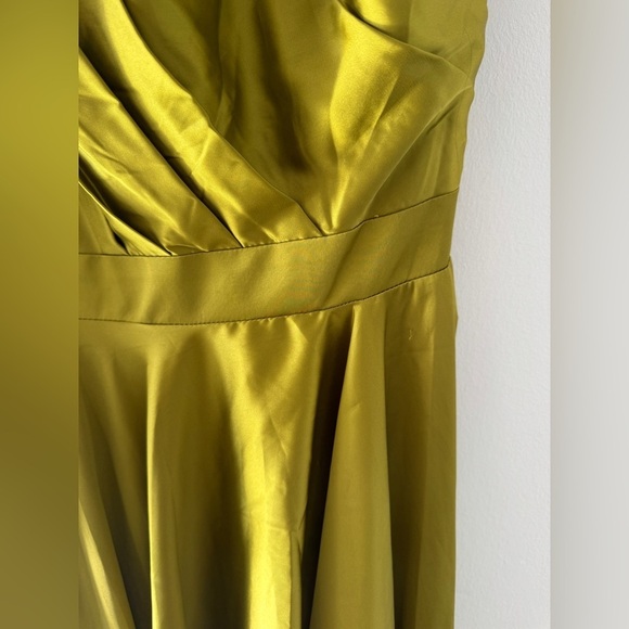 MAC DUGGAL Green High Low One Shoulder Flowy Gown in Chartreuse 2 - Picture 7 of 9